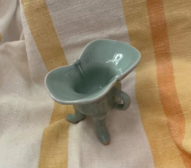 vintage chinese wine drinking cup ‘jue’ in celadon colour