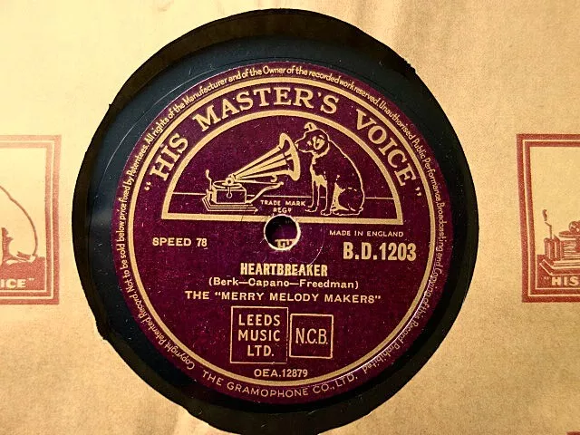 MERRY MELODY MAKERS - Heartbreaker / Over A Four Leaf Clover 78 rpm disc (A+++)