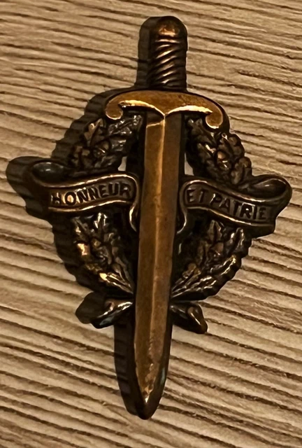 RARE & PUCELLE " INSIGNE MILITAIRE DU 4ème RAMA REGIMENT DU 1/12/58 AU