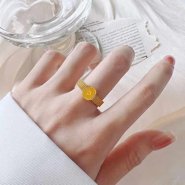 Queen type deals ring