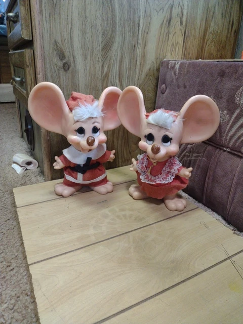 1970 Roy Des Bank Plastic Mice Mr & Mrs Santa Claus