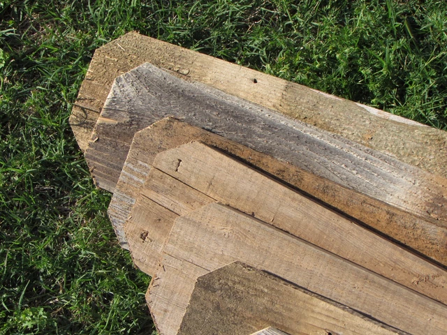 1 Board 18" Reclaimed Old Fence Wood Boards W Ears - Weathered Barn Wood Planks 3