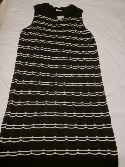 TU Size 24 Black White Knitted Sleeveless V Neck  Jumper Dress BNWT