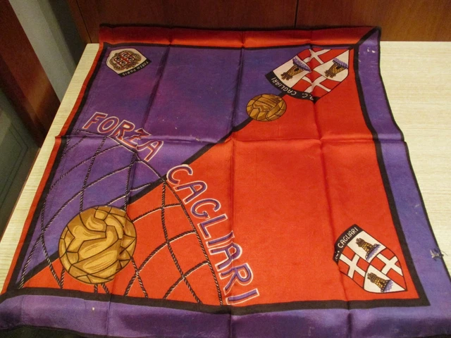 Drapeau Vintage Forza Cagliari 1967-68 - Dimensions 62x66 Cm - Occasion Avec Signes Du Temps