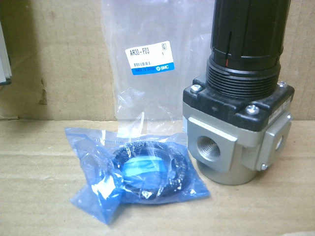 SMC AR30-F03 Pressure Regulator w/Seal 3/8" NPT - New No Box