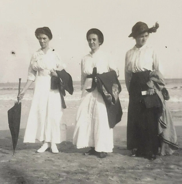 Atlantic City c1912 Beach Bathing Scene Girls New Jersey Shore Women Photo H350