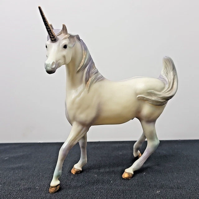 Breyer Traditional LAVINIA Unicorn #410301