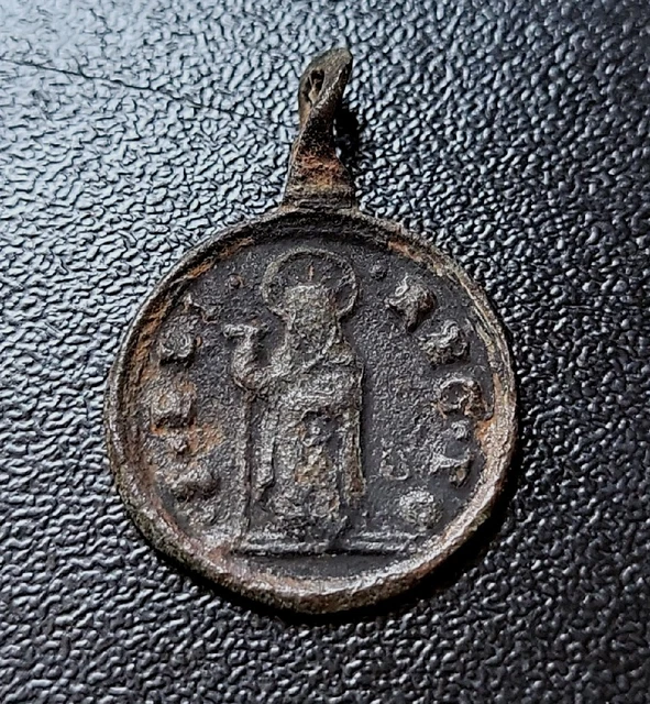 XVII/XVIII ème (Th Century) Rare Médaille Bronze à Bélière Inversée 29 x 18 mm