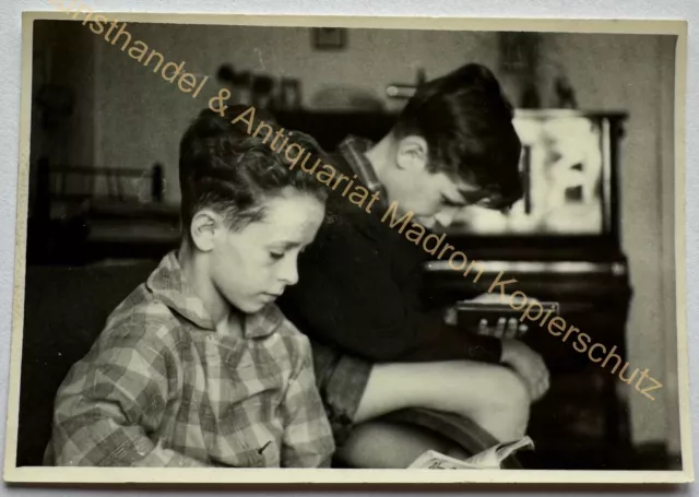 orig. Foto Kinder Jungen Kinderbuch lesen um 1940