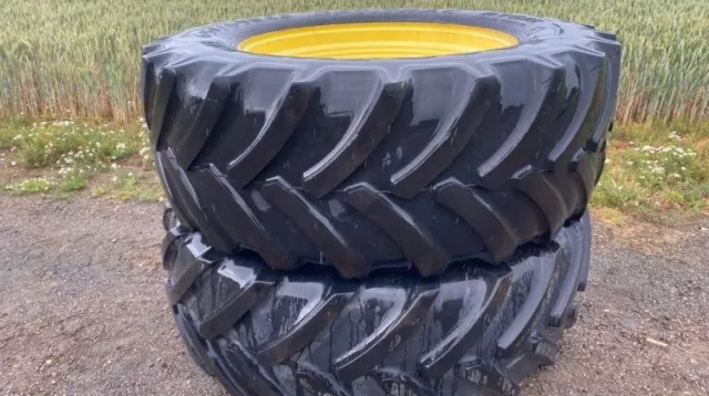 x2 Michelin 650/65 R42 tyres on john deere 10 Stud rims