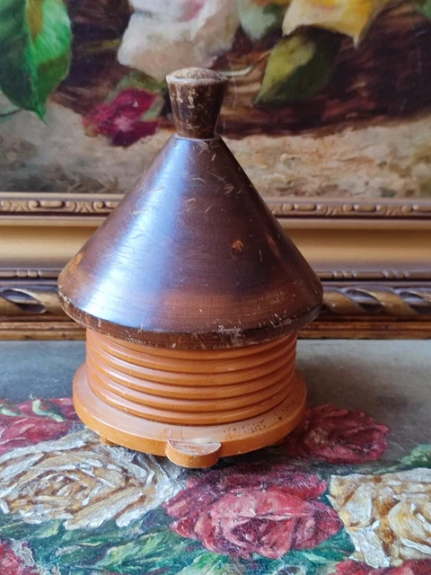 Ancienne Boîte Forme De Ruche En Bois Sculpté Déco Stand Apiculture