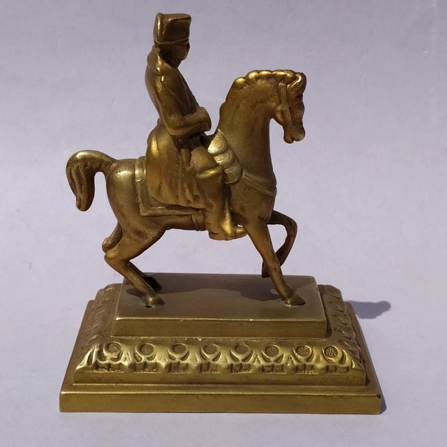 STATUE DE Napoleon Bonaparte A Cheval EUR 60,00 - FR STATUE DE Napoleon Bonaparte A Cheval EUR 60,00 - FR