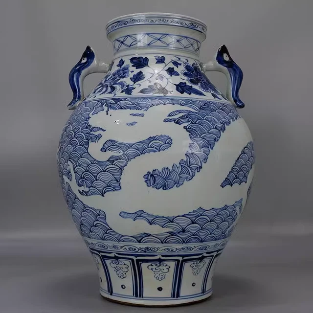 Estate China Yuan Dynasty Freehand Sketching Blue White Porcelain Dragon Vase