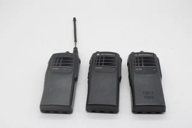 Motorola HT750 Handie-Talkie Radio Fm Lotto Di 3 AAH25SDC9AA3AN/AAH25RDC9AA3AN