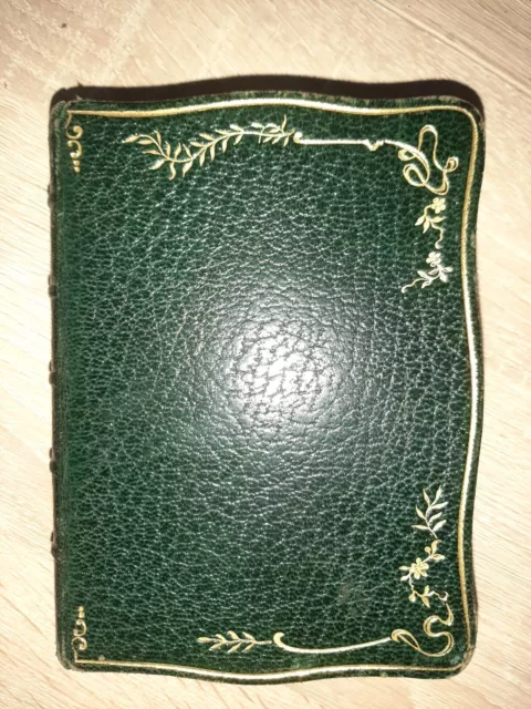 Livre Missel romain édition dijon superbe couverture cuir verte