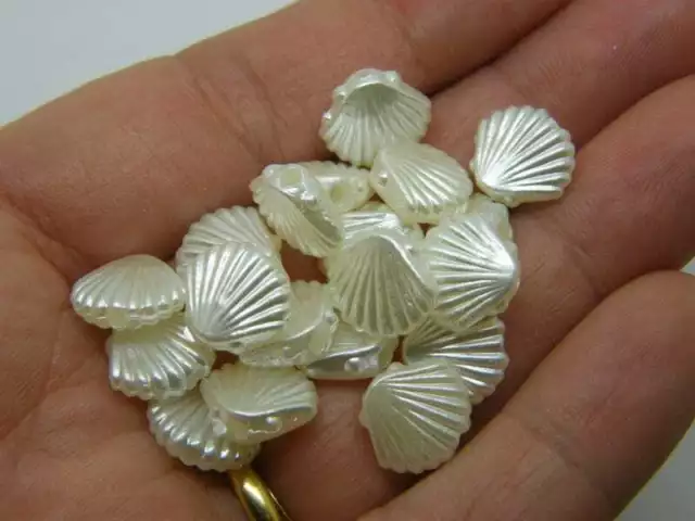 100 Shell scallop beads silvery golden pearl acrylic AB814