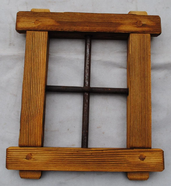 Finestra in legno con grata in ferro battuto -Wood-Legno-bricolage-T-