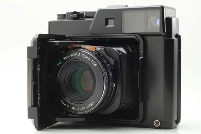 MINT COUNT 003] Fuji Fujifilm GA645Zi Pro 6x4.5 Medium Format Film