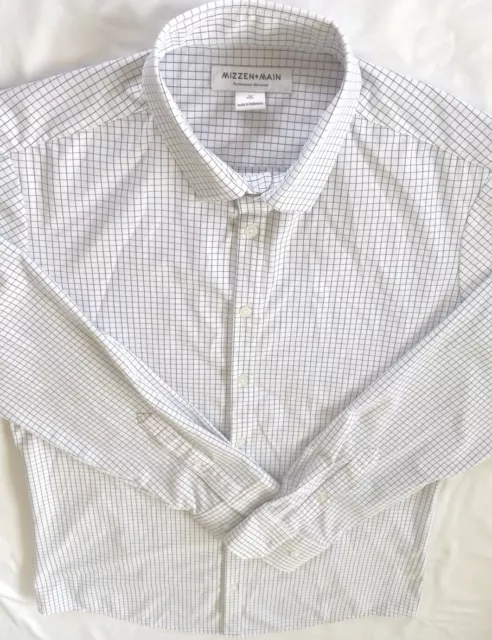 MIZZEN+MAIN Performance Mens wear Classic Size Medium TRIM Plaid white and blue