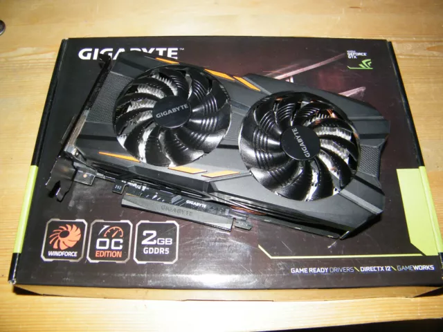 GIGABYTE GTX 1050 WINDFORCE OC 2Go GDDR5 réf : GV-N1050WF2OC-2GD excellent état