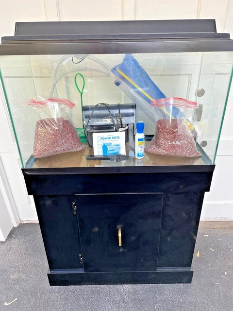 29 Gallon Aquarium / Fish Tank Complete Set Up - Used