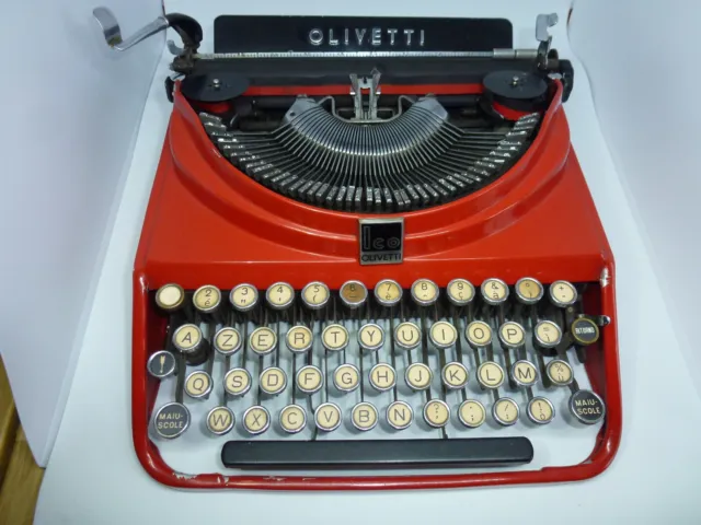 machine à écrire typewriter Macchina da Scrivere Olivetti ICO rouge red rosso