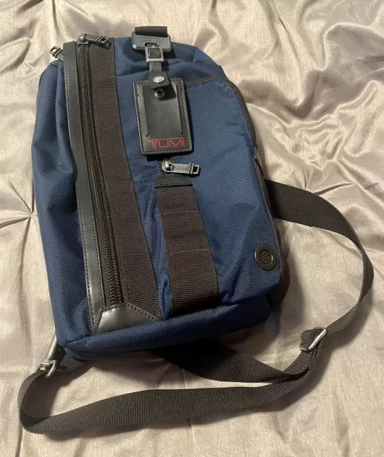 tumi crossbody bag men