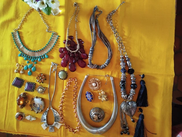Lot De Bijoux Vintage Et Fantaisie - Boucles D'oreilles Rétro, Métaux Variés, Multicolore