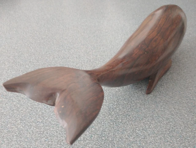 Dunkler Holzwal 12" Holzschnitzerei, Schwerholz, poliert, Figur oder Skulptur 2