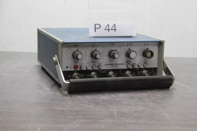 TEKELEC TE10A PULSE GENERATOR 10MHz # P44