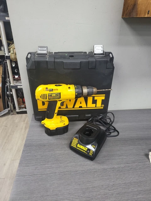 DEWALT DW991 3 8 Cordless Adjustable Drill 14.4 Volt W Two