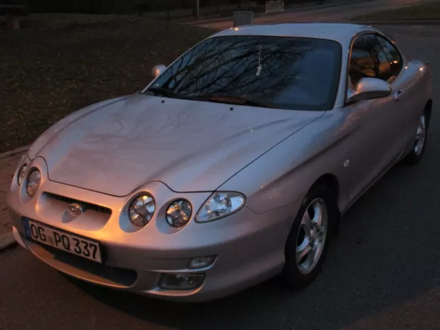!!! HYUNDAI Coupe 2,0 RD - diverse Neuteile, silber !!! !!! HYUNDAI Coupe 2,0 RD - diverse Neuteile, silber !!!