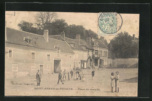 CPA Saint-Amand-en-Puisaye, Place du marchè 1906