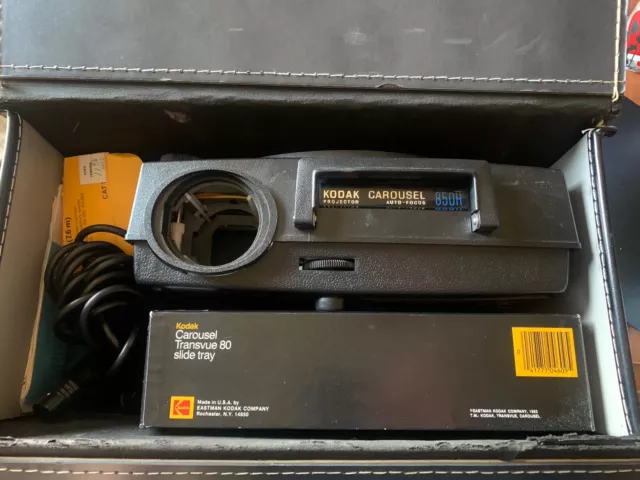 KODAK  CAROUSEL 850H 35mm SLIDE  PROJECTOR W/ 80Tray Remote Extension Cord Lens