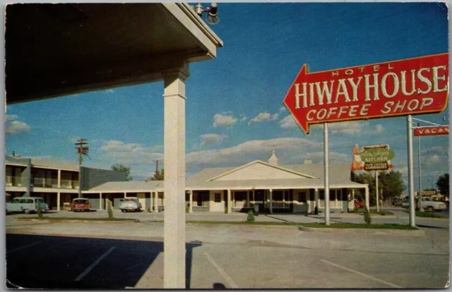 Holbrook, Arizona Postcard HIWAY HOUSE MOTEL Highway ROUTE 66 Roadside / 1961