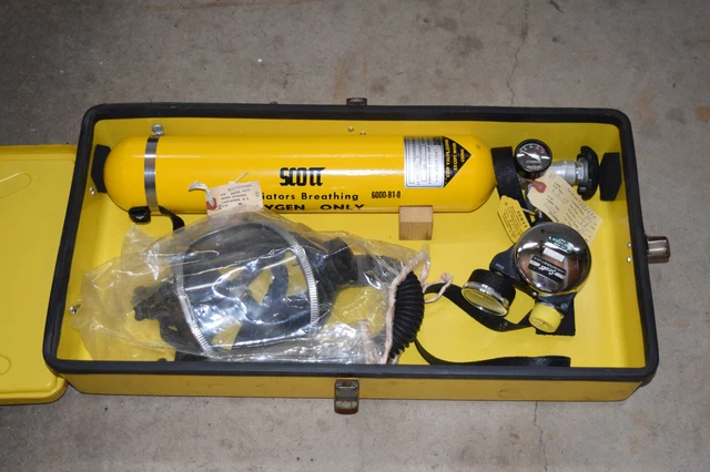 SCOTT Aviation Masked Portable Oxygen Breathing Apparatus SCBA Air Pack Case