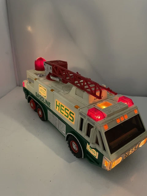 Hess Gasoline Vintage 1996 Flashing Lights Sirens Horns Fire Truck Works
