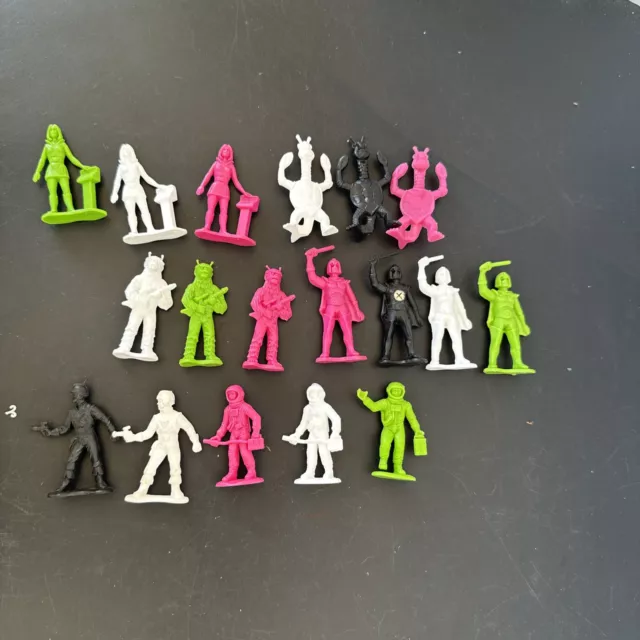 Vintage 1970s Tim Mee Galaxy Laser Space Team Aliens Plastic Figures Lot of 18