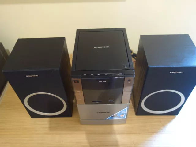 Sistema HIFI musical con cassette reproductor CD y radio Grundig + dos altavoces 2