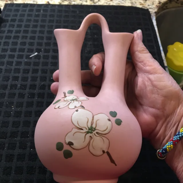 PIGEON FORGE POTTERY-TENN. PINK ART DECO DOUBLE VASE with DOGWOOD FLOWER