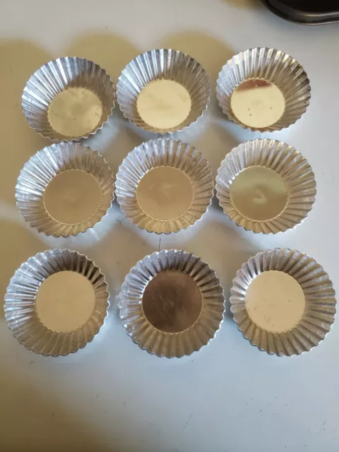 Lot de 9 petits moules à  gâteau  ancien diamètre environ  7 cm