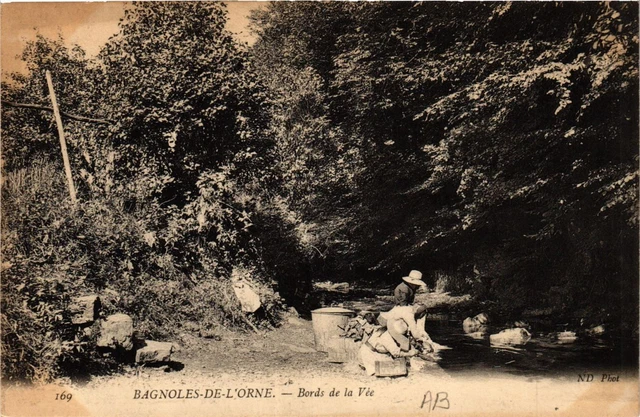 CPA BAGNOLES-de-l'ORNE - Bords de la Vée (435450)