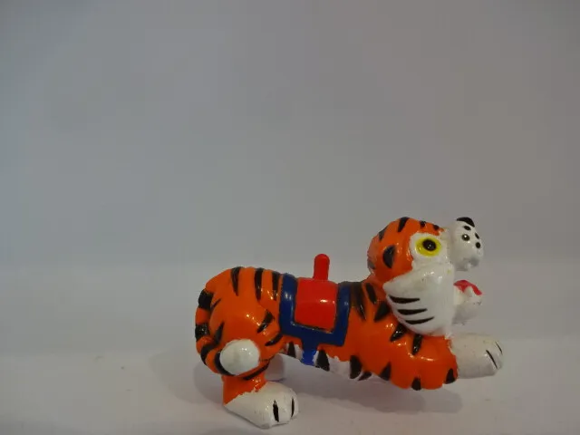 Circus Figure / Tiger Lifts Paw - 35mm Long