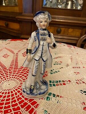 G110 Statuetta di porcellana bianca Come da foto Altezza 24 cm ba 