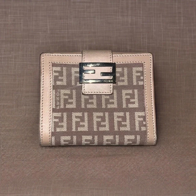 Fendi wallet pink hotsell