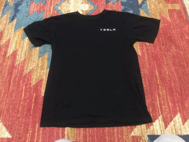 Mens Sz M Tesla graphic script chest T-Shirt NICE condition Black