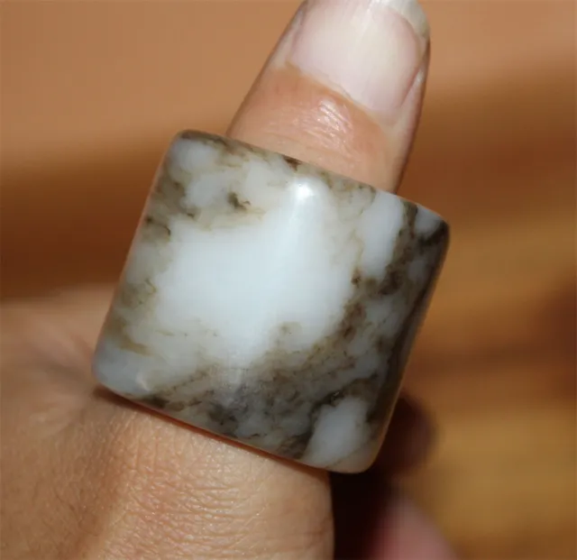Delicate Hand Carved Natural Jade Thumb Ring 42595