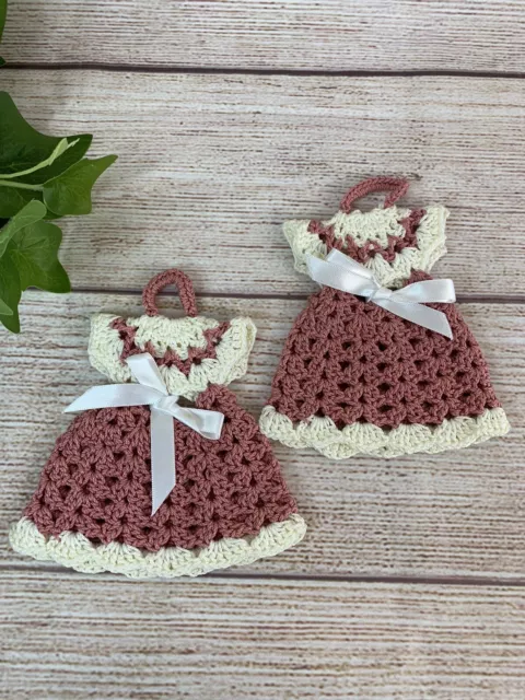 https://www.picclickimg.com/xPIAAOSwMy9kmf5U/Swedish-Hand-Made-Crochet-Dress-Hanging-Pot-Holders.webp