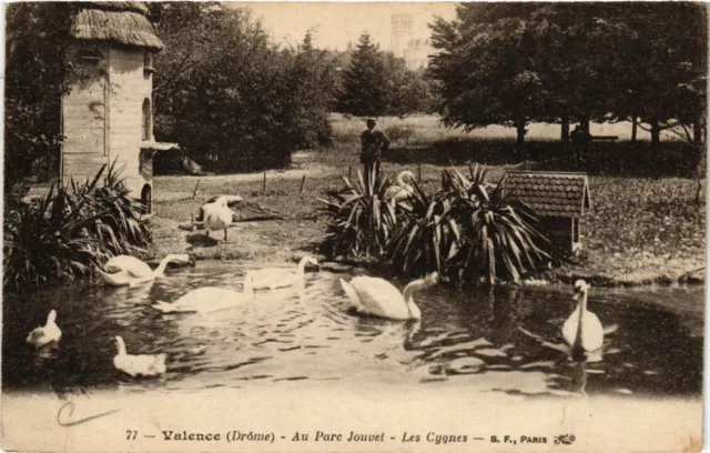 CPA VALENCE Au Parc Jouvet Les Cygnes (403773)