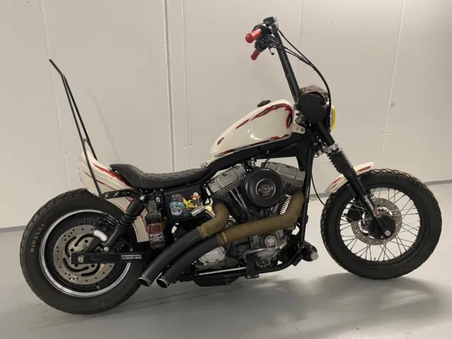 Harley Davidson Dyna Glide Custom Bike
